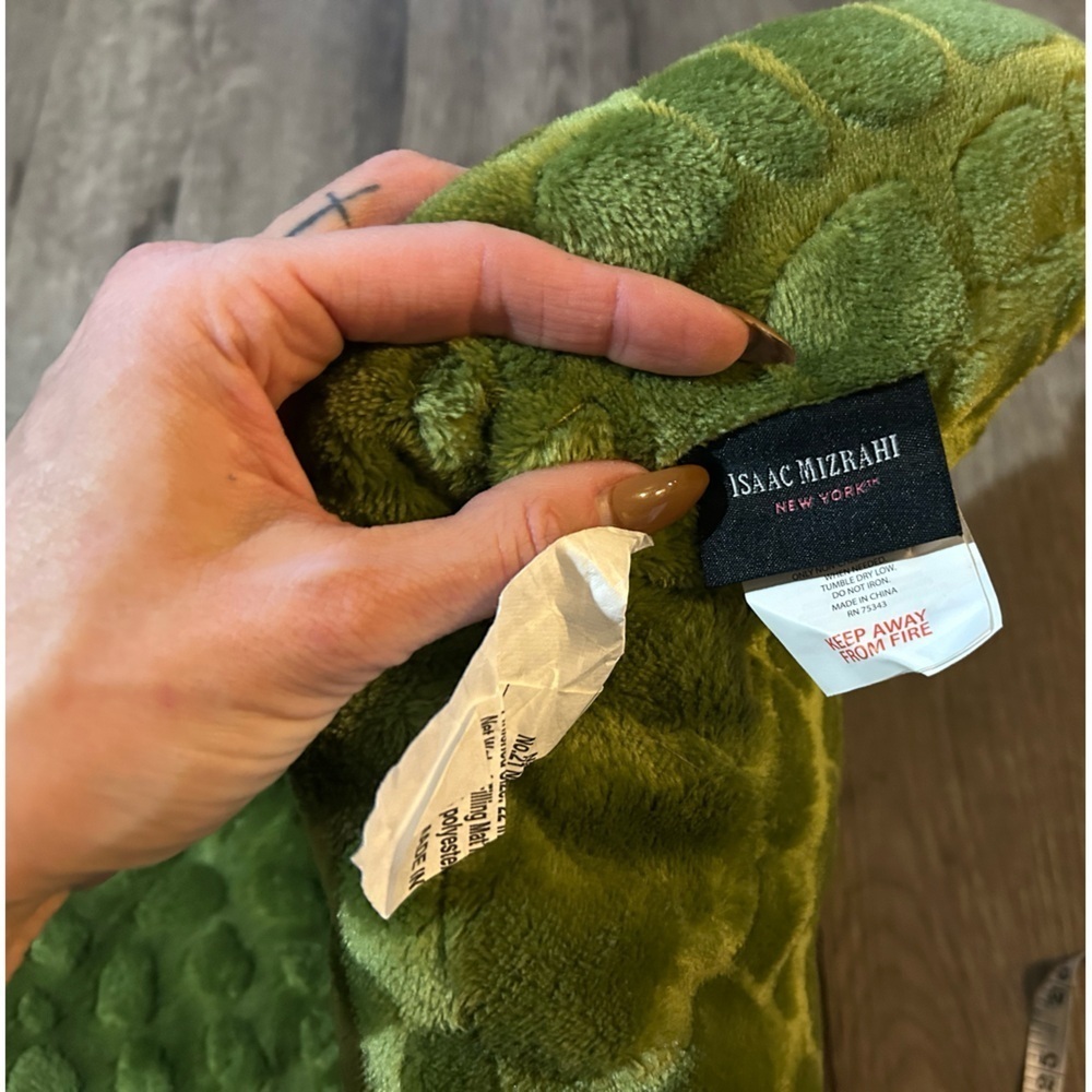 Isaac Mizrahi Alligator Snuggle Tail Blanket